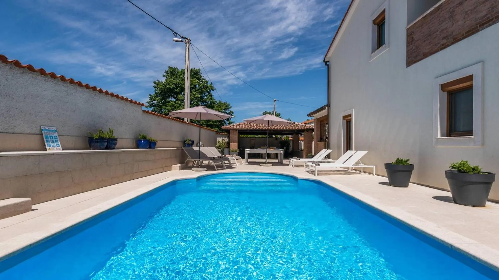 別荘 Villa Artist Vržnaveri